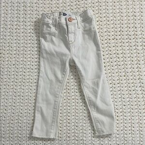 Old Navy White Jeans Classic Design